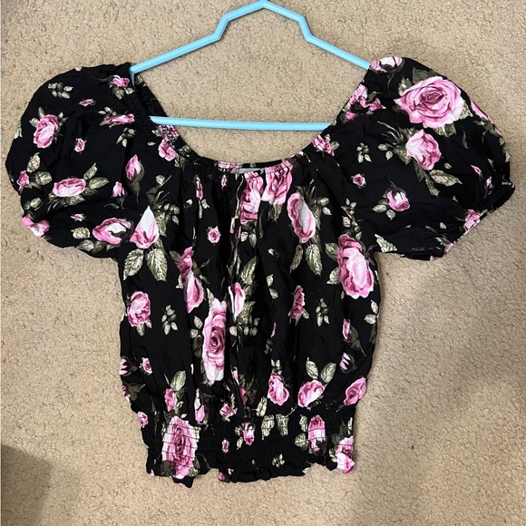 Lark + Grey Floral Top - Picture 2 of 8